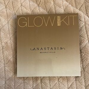 Anastasia Beverly Hills Glow Kit